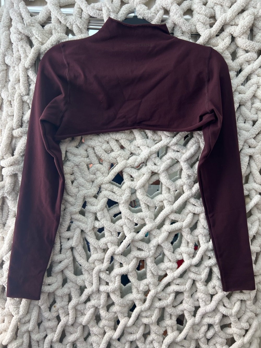 NIKE SKIMS VINTAGE SEAMLESS ZIP UP SHRUG NWT - CURRANT - Picture 3 of 5